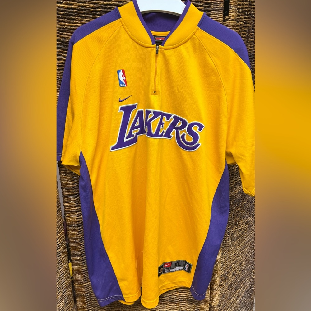 Nike-NBA Adult LA Lakers Yellow/Purple Warm Up Zip -Size:XL,snag bottom front